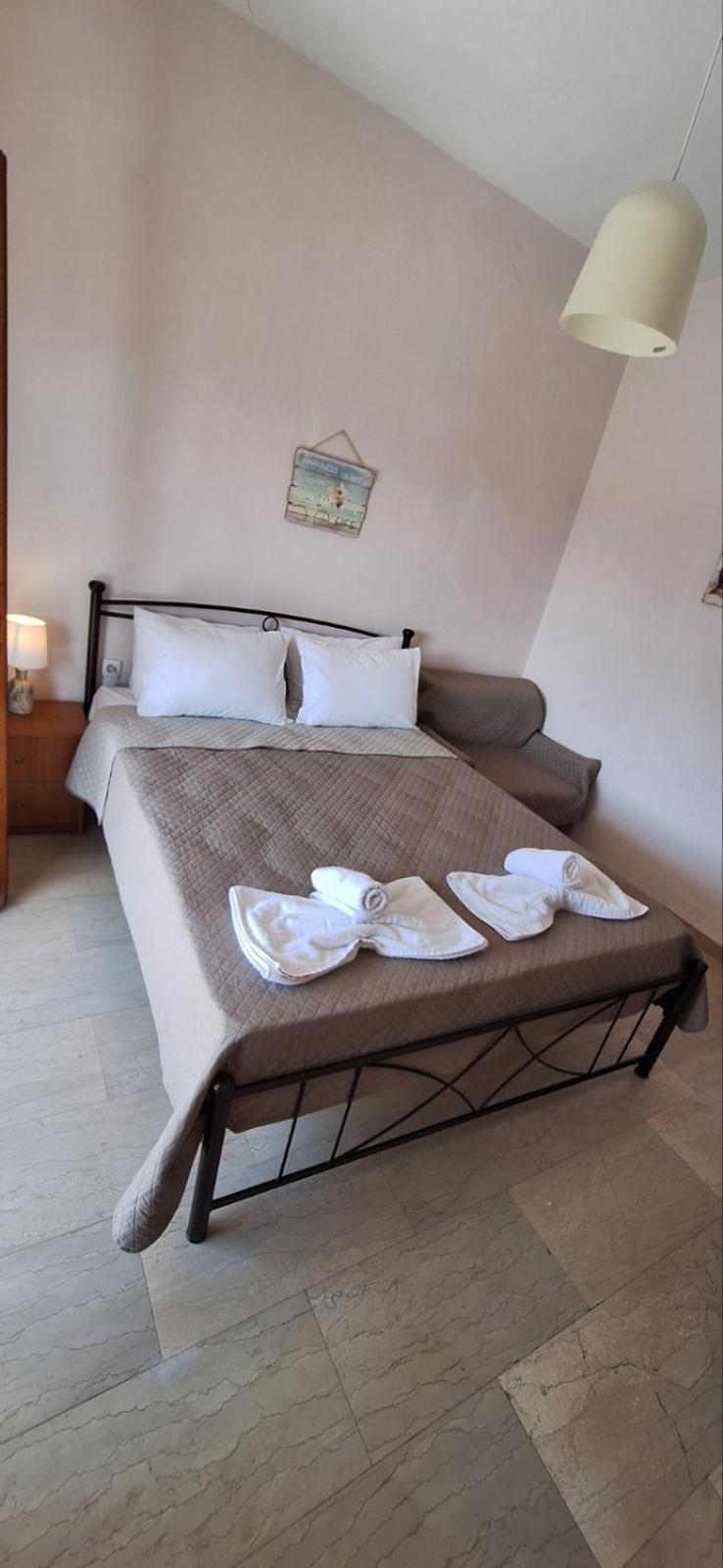 P.A.G Apartments Nea Roda Room photo